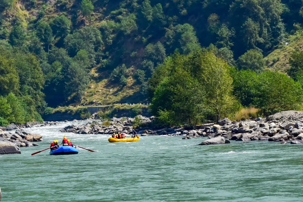River-Rafting-in-Beas-River-at-Kullu