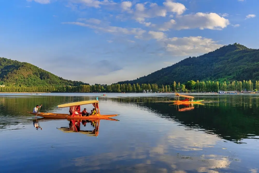 Top 10 Places to Visit in Kashmir India Desert Holidays